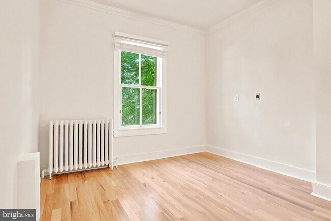 Building Photo - 209 N Washington St