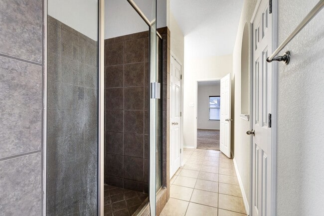 Building Photo - 10410 Weser Ln