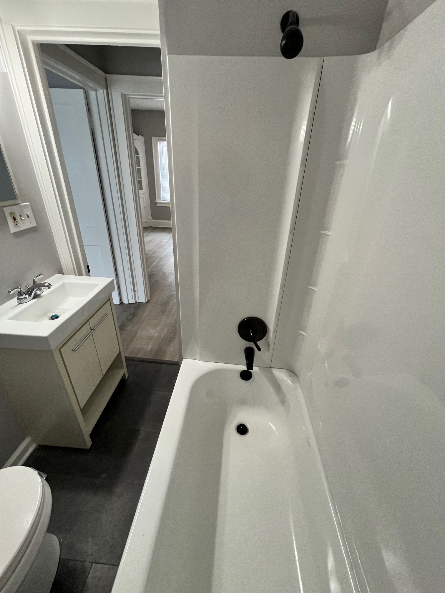 Building Photo - 562 Belden Ave