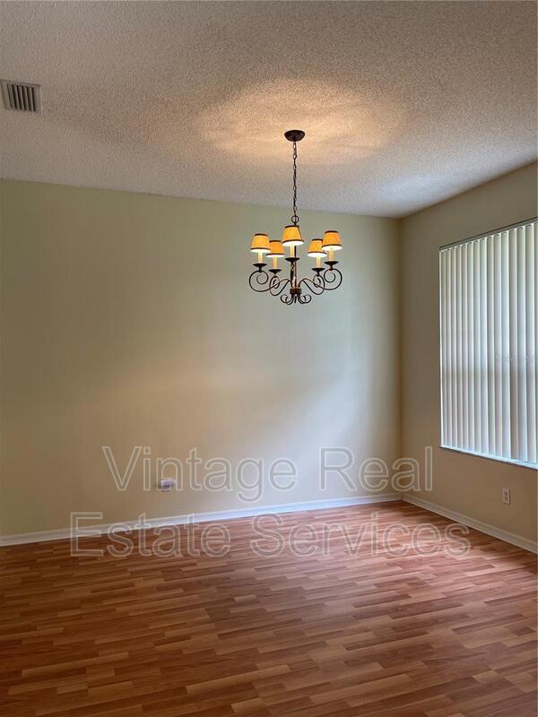 Building Photo - 4918 Willow Ridge Terrace