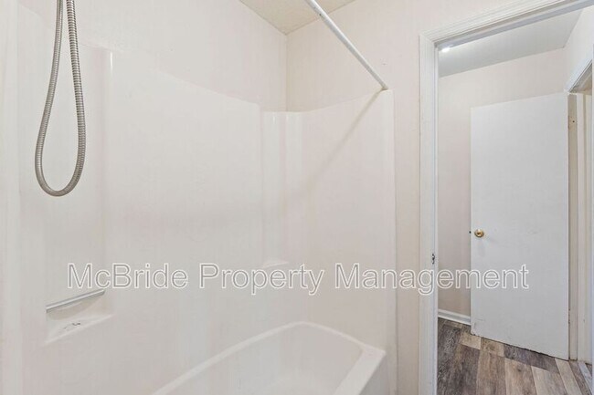 Building Photo - 3506 Gardenbrook Dr