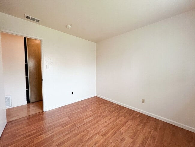 Building Photo - 4 Bedroom, 2 Bath Single Story Corner Lot Home in Rancho Cordova