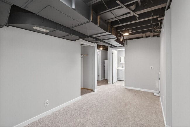 Building Photo - 4 Bedroom Uptown Luxury Meets Historic Charm!