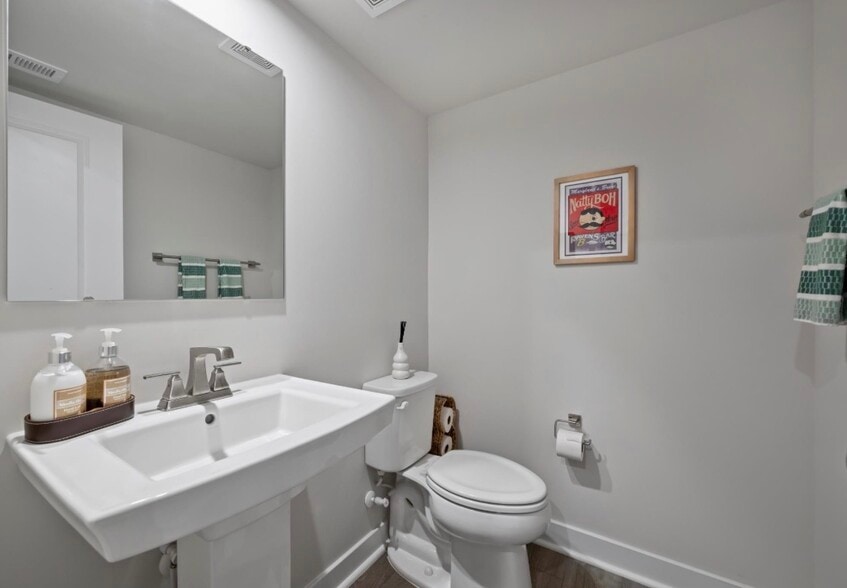 Building Photo - 4732 Chastain Ave