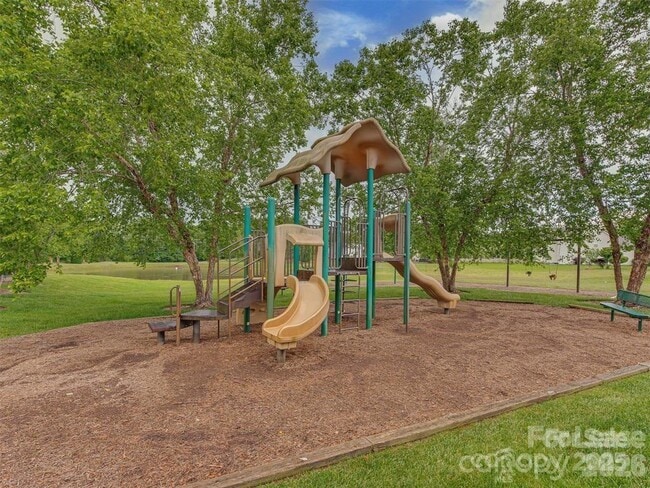 Building Photo - 5607 Fulton Ridge Dr