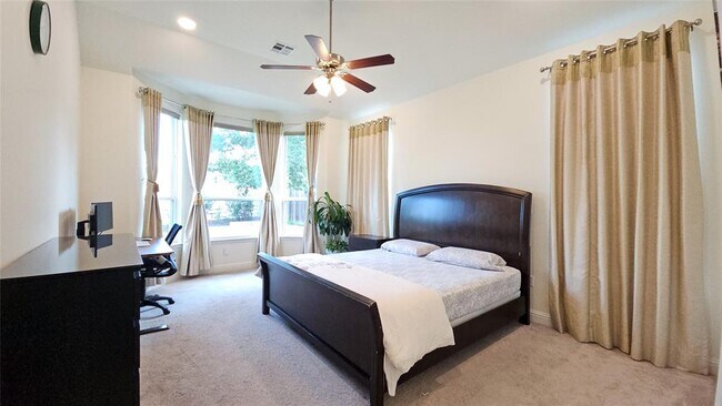 Building Photo - 6701 Serlio Dr