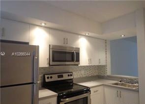 Building Photo - 95 NE 41st St