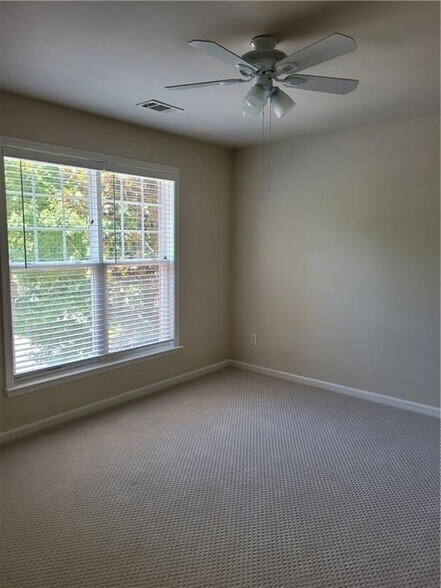 Building Photo - 2114 Hailston Dr NW