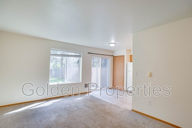 Building Photo - 317 W Cherry Ave