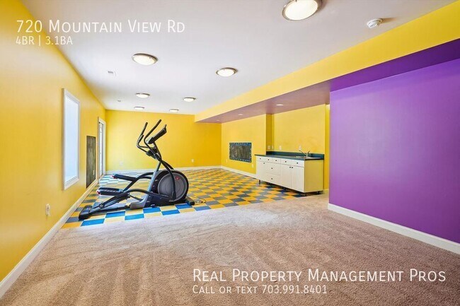 Building Photo - 720 Mountain View Rd