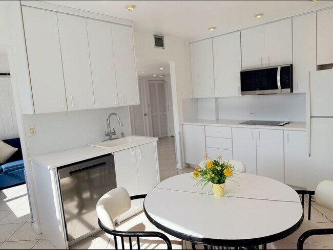 Building Photo - 1390 Ocean Dr
