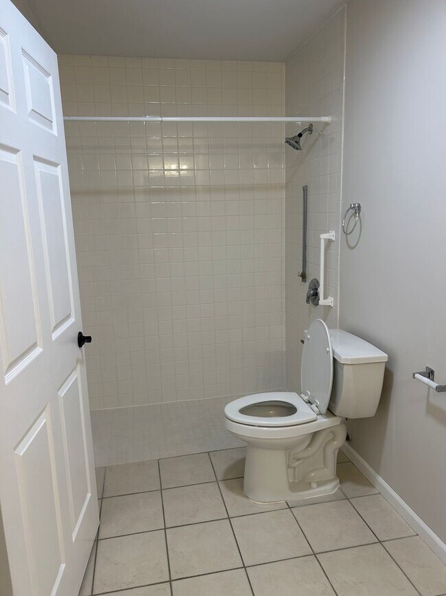 Building Photo - 3219 Dove Dr