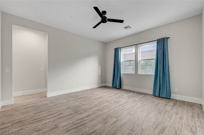 Building Photo - 3395 Stone View Ave