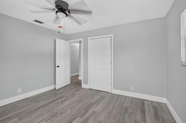 Building Photo - 6420 N Dixie Hwy