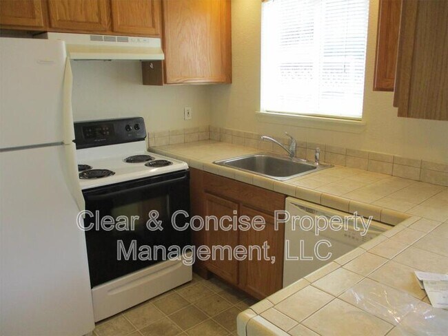 Building Photo - 25182 E Broadway Ave