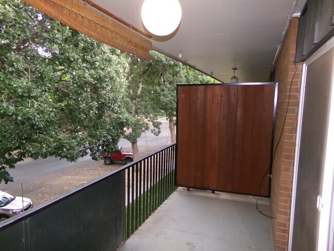 Building Photo - 620 Mathews St