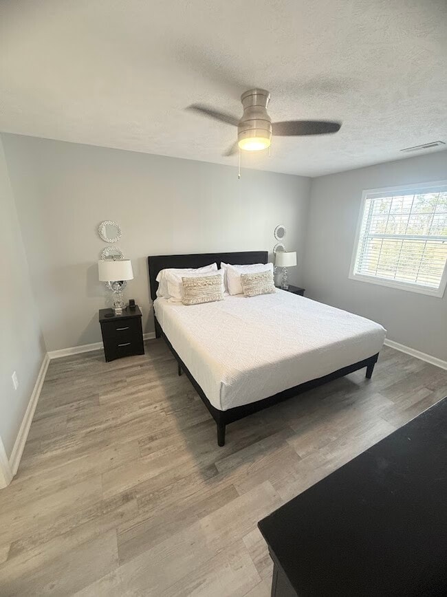 Building Photo - 469 White River Dr