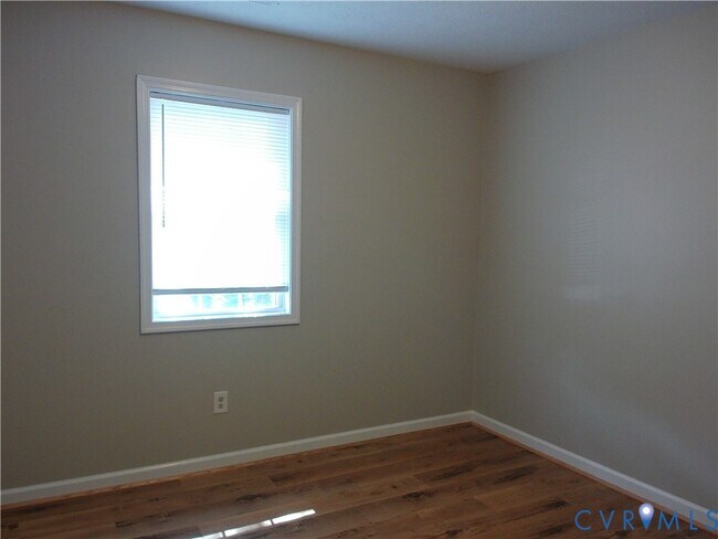 Building Photo - 212 N Kalmia Ave