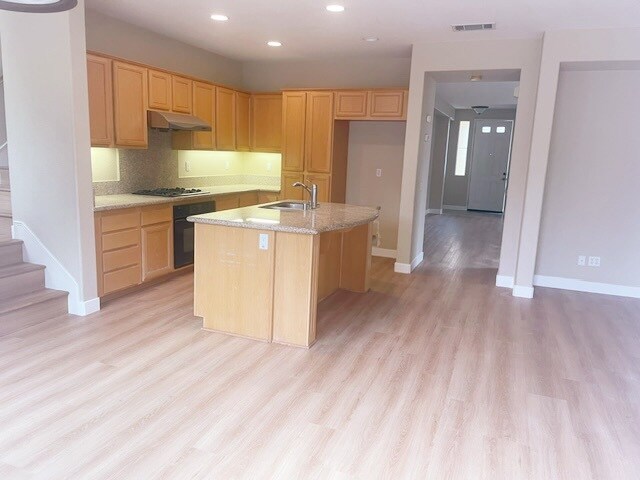 Building Photo - 8238 Bryn Glen Way