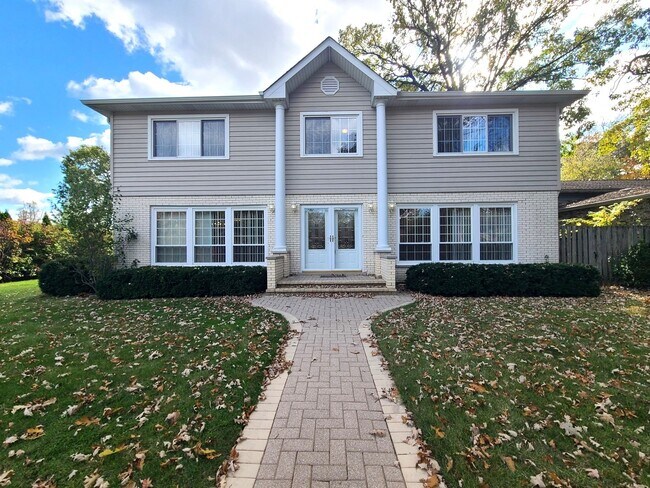 Primary Photo - 1206 Lynn Terrace