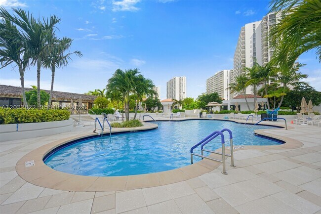 Building Photo - 20281 E Country Club Dr