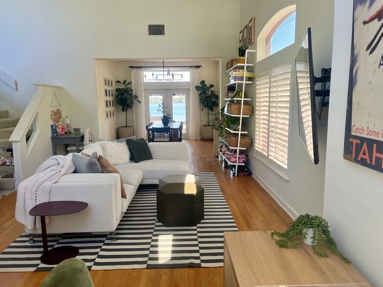 Living Room - 1224 Alexandra Ct