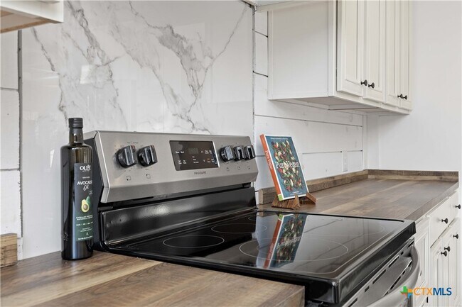 Building Photo - 2301 Wegner Rd