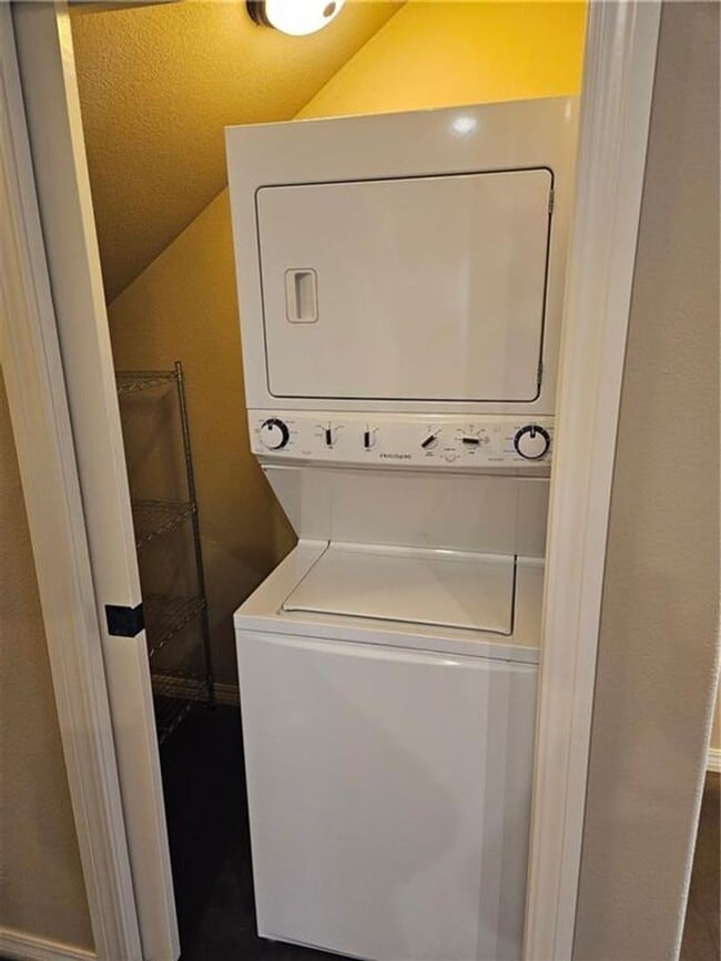 Building Photo - Nice 3 bedroom 2 bath home in Middle of Fayetteville