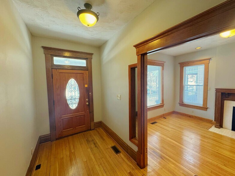 Building Photo - 98 Miami Ave