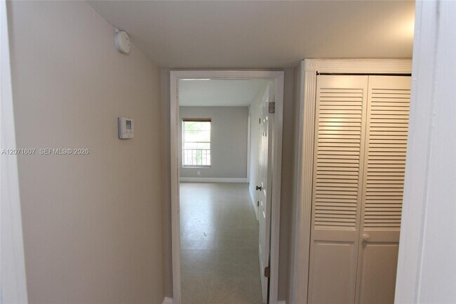 Building Photo - 8005 Lake Dr