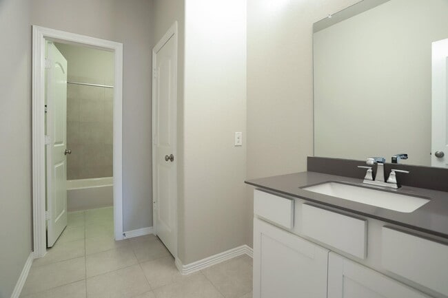 Building Photo - 3418 Pebble Creek Dr