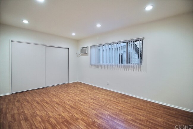 Building Photo - 3815 W Verdugo Ave