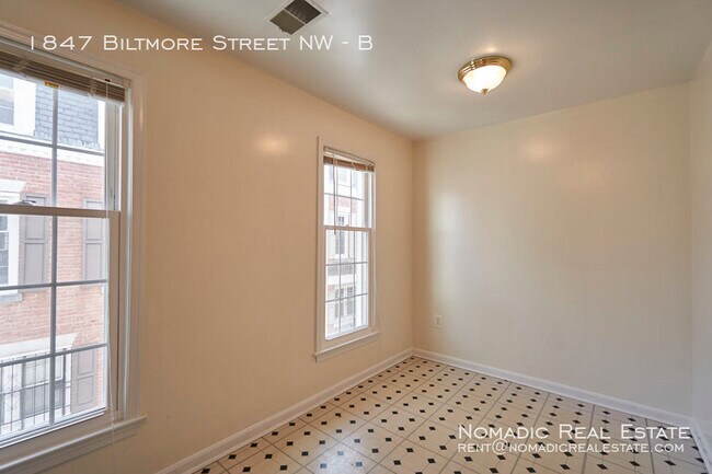 Building Photo - 1847 Biltmore St NW