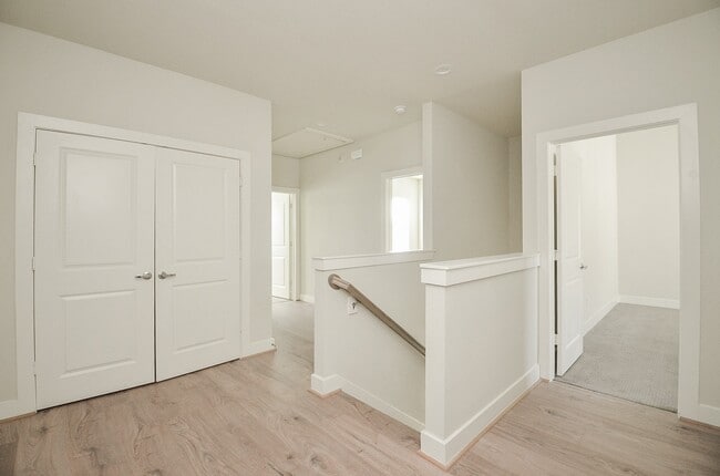 Building Photo - 1103 Fuschia Rd