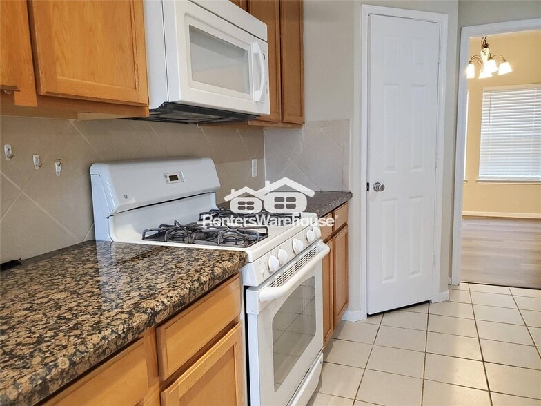 Building Photo - 14238 Englewood Park Ln