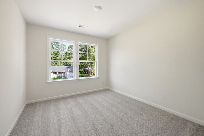 Building Photo - 120 Maplewood Ave