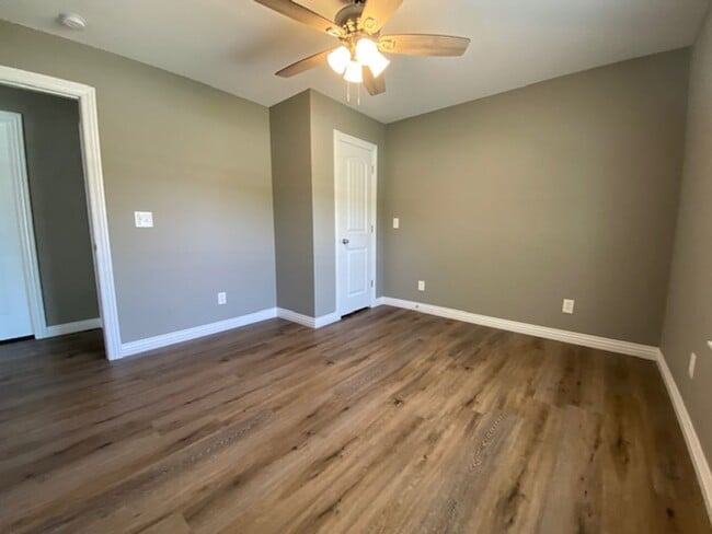 Building Photo - Beautiful Country Home For Lease!