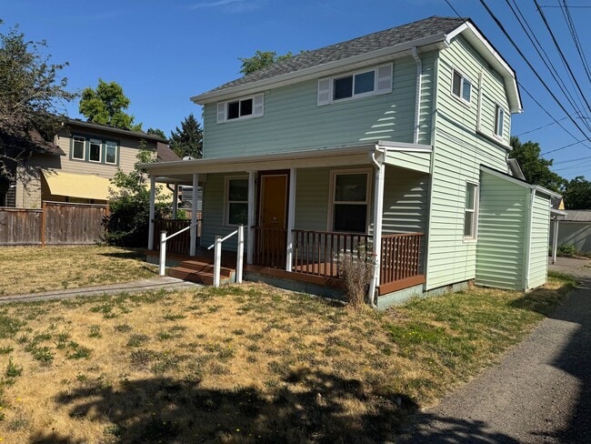 Building Photo - 3 Bedroom House off Jefferson St.