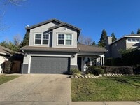 Building Photo - Well-maintained Roseville home!