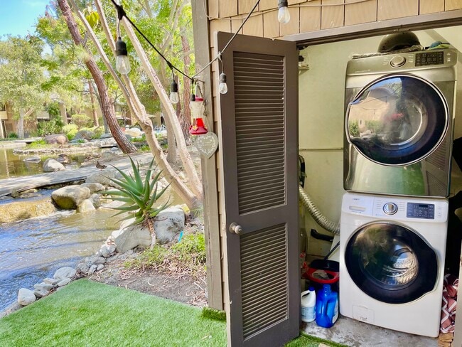 Building Photo - 12750 Centralia St