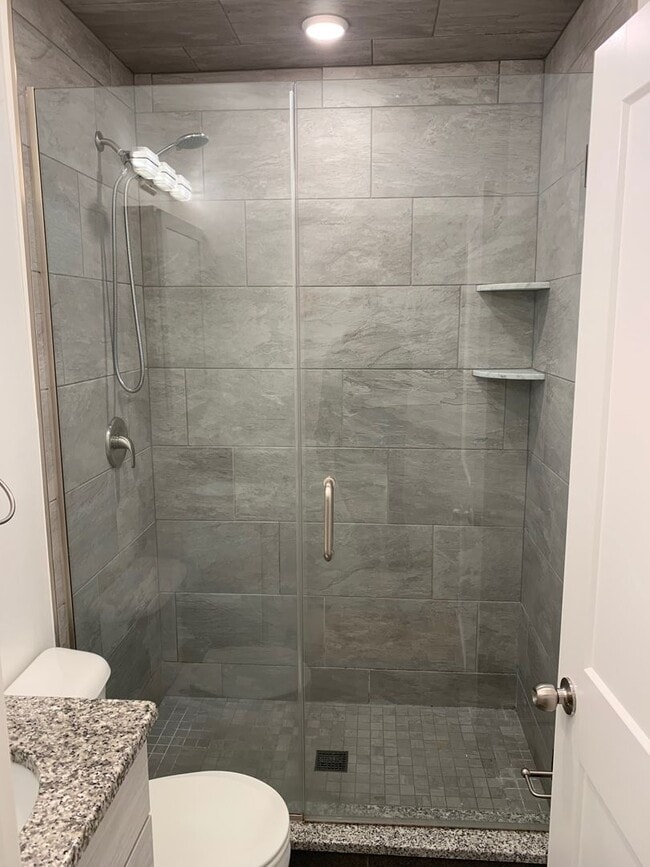 Building Photo - CHELSEA/BOSTON NO BROKER OR RENTAL FEES!! ...