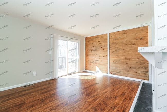 Building Photo - 5 Mayfield Rd