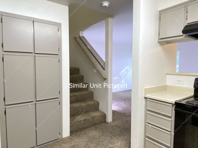 Building Photo - 2769 NE Mesa Ct