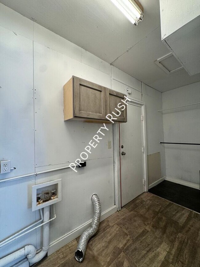 Building Photo - 4502 S Choctaw Dr