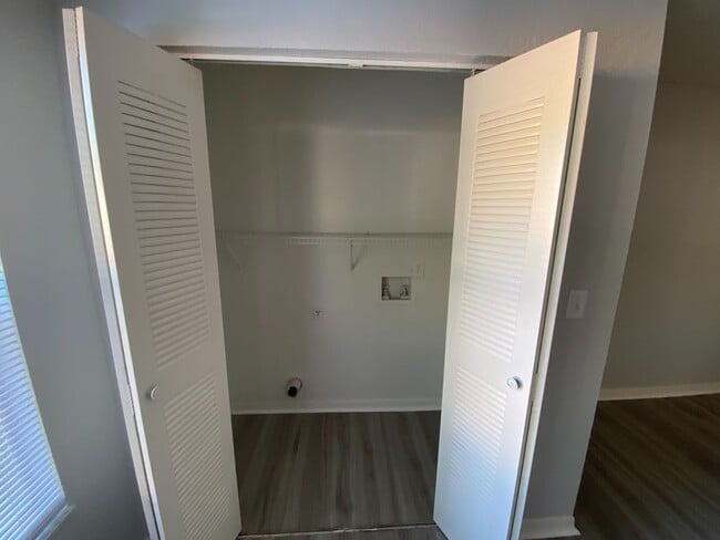 Building Photo - 5701 Gatlin Ave