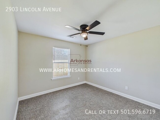 Building Photo - 2903 Lincoln Ave