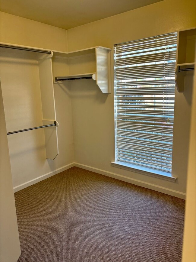 Building Photo - Beautiful Home in Desirable Cherry Creek | 3 Bed + Office | Fully Fenced Yard | Near Baker Elemen...