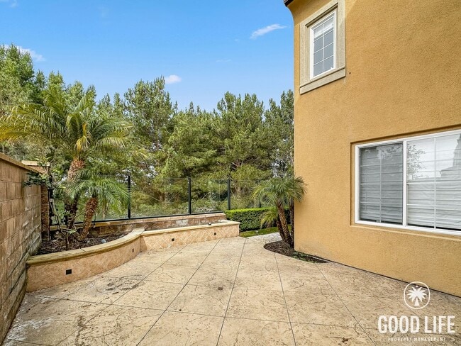 Building Photo - Highly Desired Irvine Living | 3-Bed, Office, Gated Community