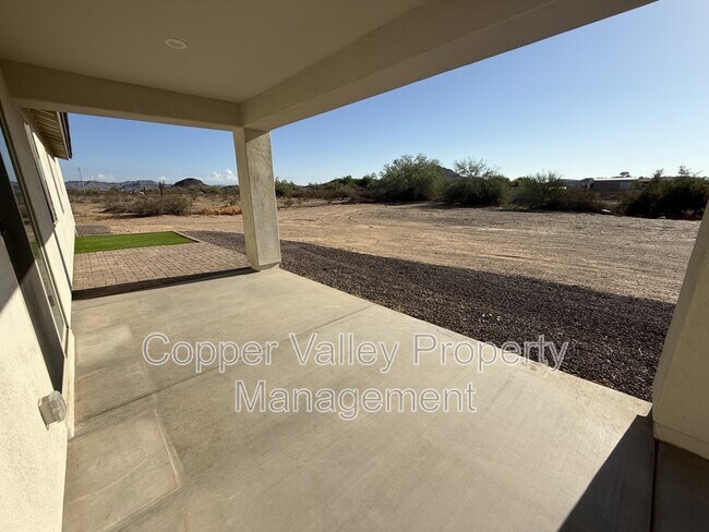 Building Photo - 15831 W Jomax Rd