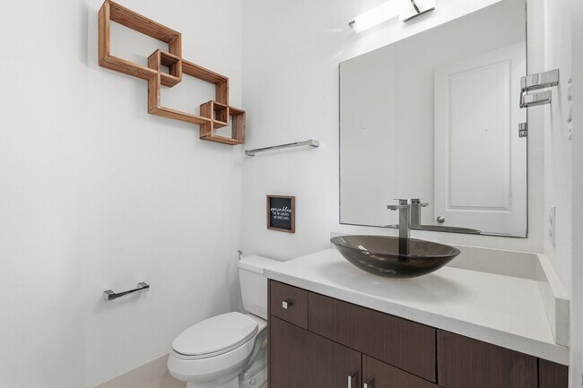 Building Photo - 7239 Laguna Villas